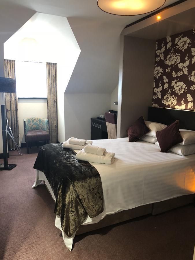 The Bluebell Hotel Neath Exteriér fotografie